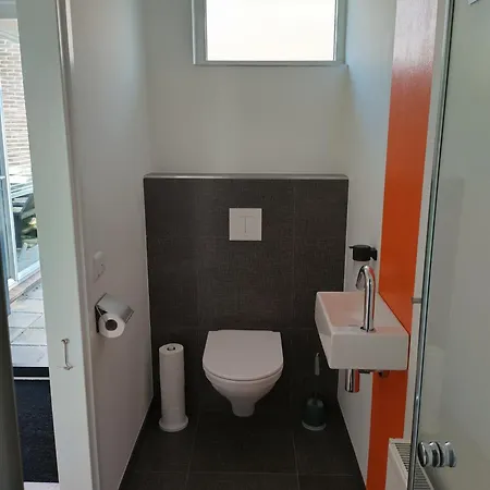 شقة Aan Zee